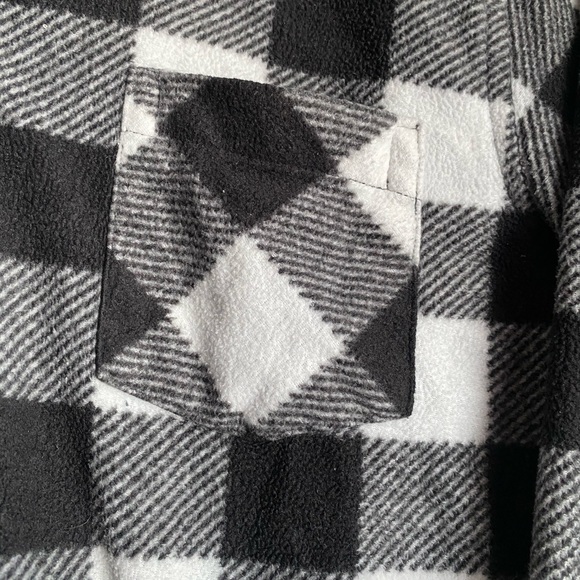 Boys Shirt Size 10/12 - Picture 11 of 14